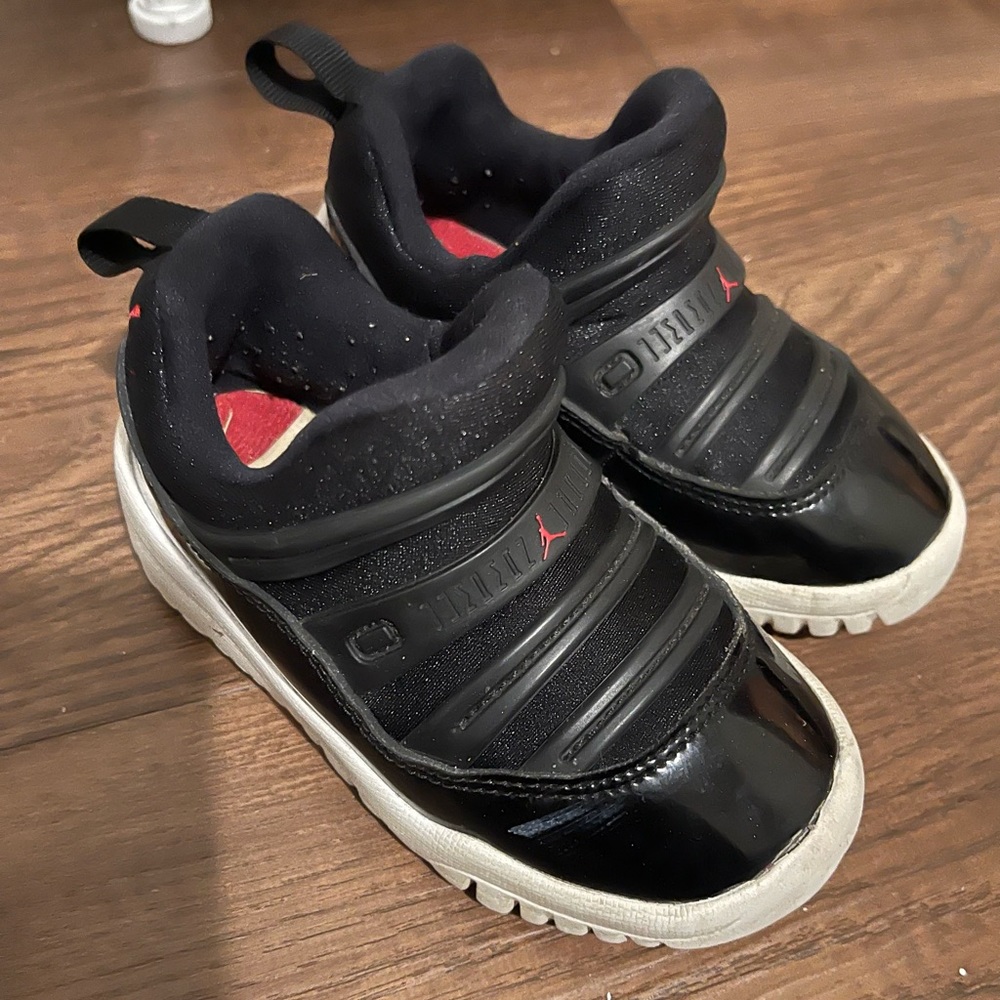 Black Jordan shoes for toddler